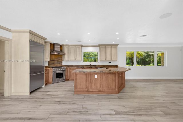 10110 SW 66th St, Miami, FL 33173