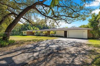 10110 SW 66th St, Miami, FL 33173