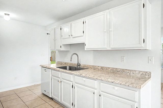 402 Apple Drive, Crestview, FL 32536