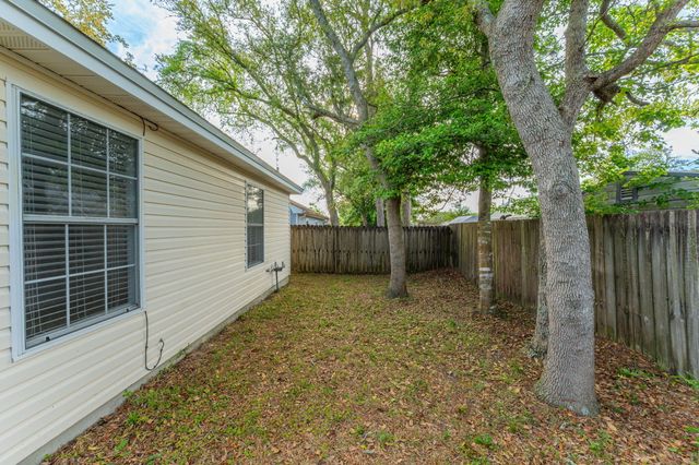 402 Apple Drive, Crestview, FL 32536