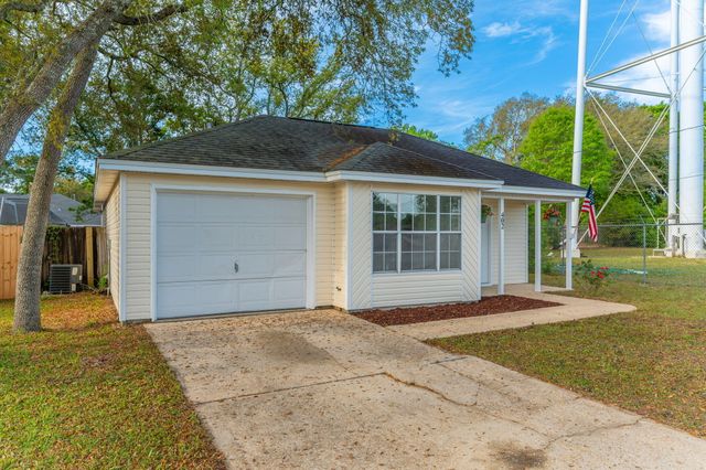 402 Apple Drive, Crestview, FL 32536