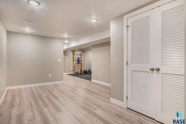 2208 E Allen Dr Drive, Sioux Falls, SD 57103