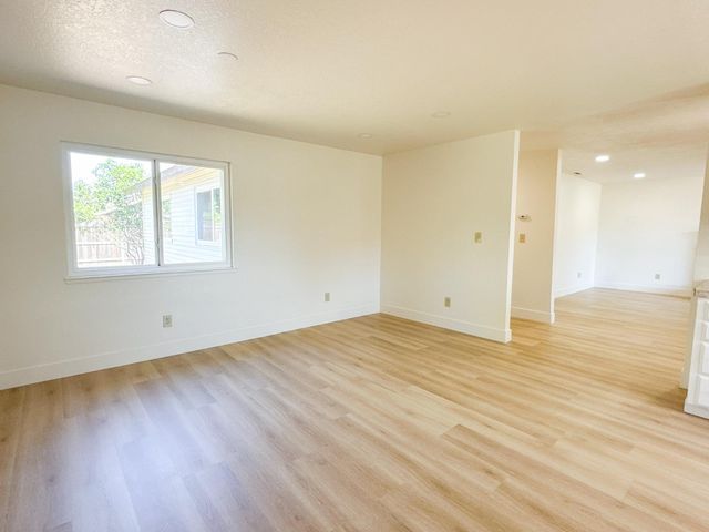 1465 W Tuolumne Road, Turlock, CA 95382