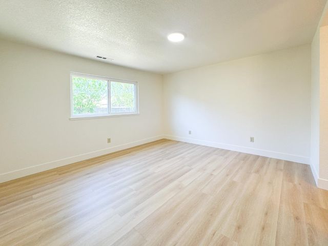 1465 W Tuolumne Road, Turlock, CA 95382