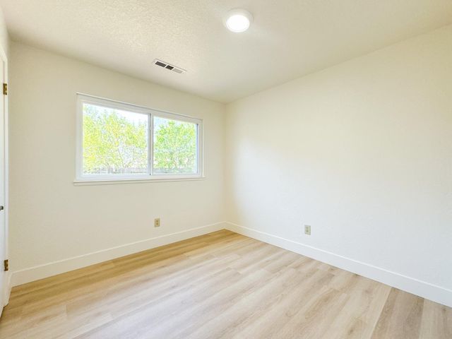 1465 W Tuolumne Road, Turlock, CA 95382