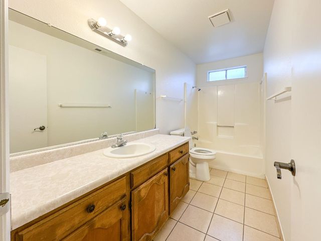 1465 W Tuolumne Road, Turlock, CA 95382