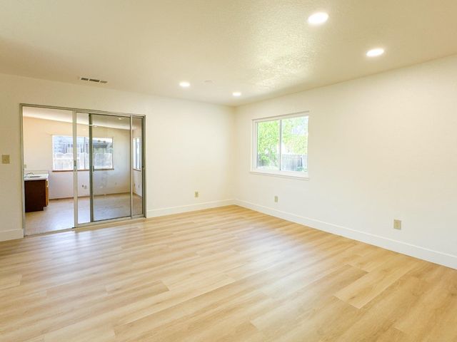 1465 W Tuolumne Road, Turlock, CA 95382