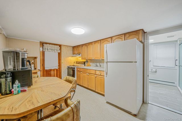 85 Hawthorne Street, Selden, NY 11784