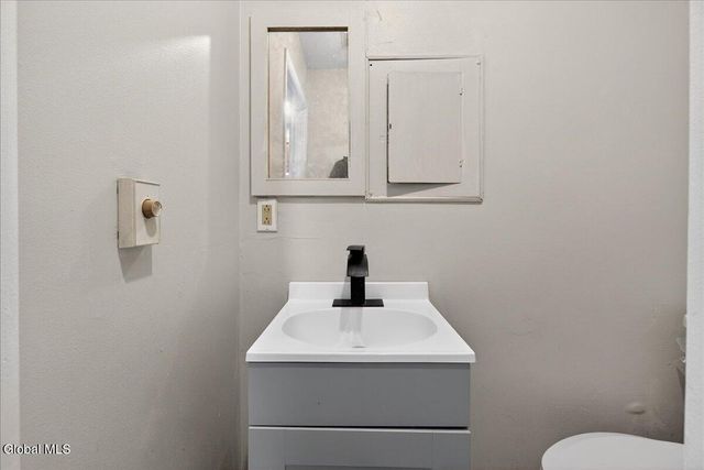 1886 Avenue B APT 1,2,3, Watervliet, NY 12189