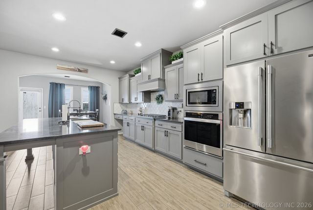 11929 N 131st East Avenue, Collinsville, OK 74021