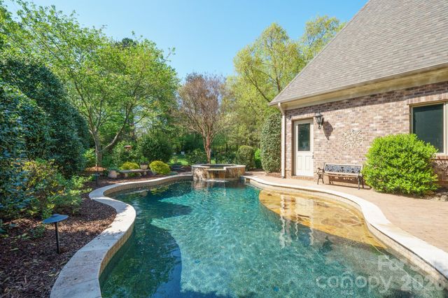 20609 Queensdale Drive, Cornelius, NC 28031