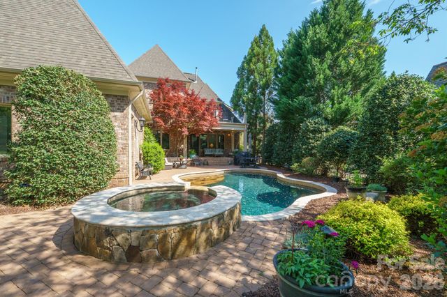 20609 Queensdale Drive, Cornelius, NC 28031