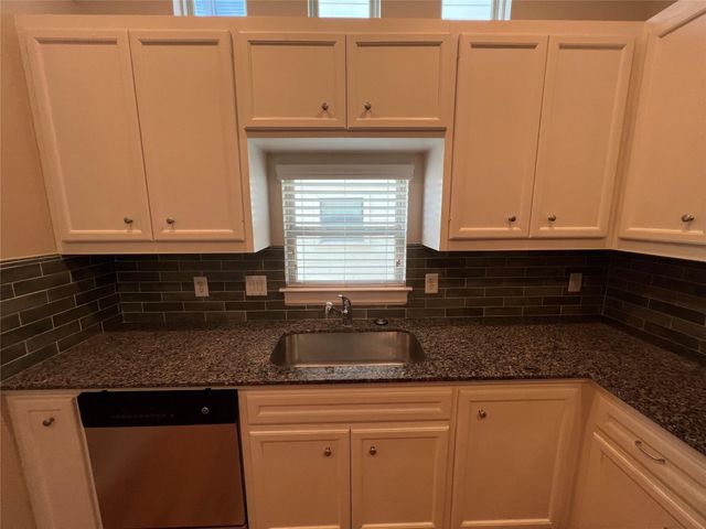 2710 Hullsmith Drive 404, Houston, TX 77063