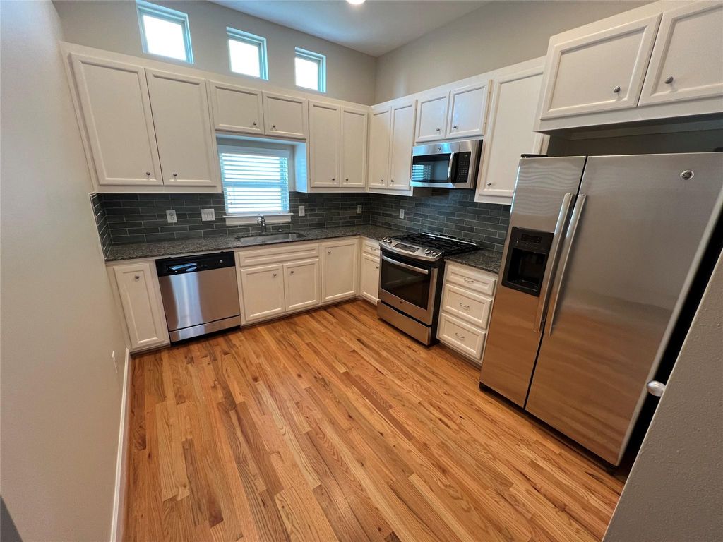 2710 Hullsmith Drive 404, Houston, TX 77063