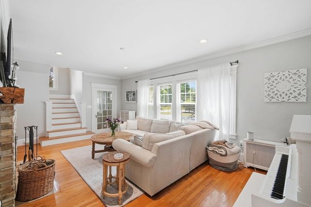 26 Hazelwood Ave, Longmeadow, MA 01106