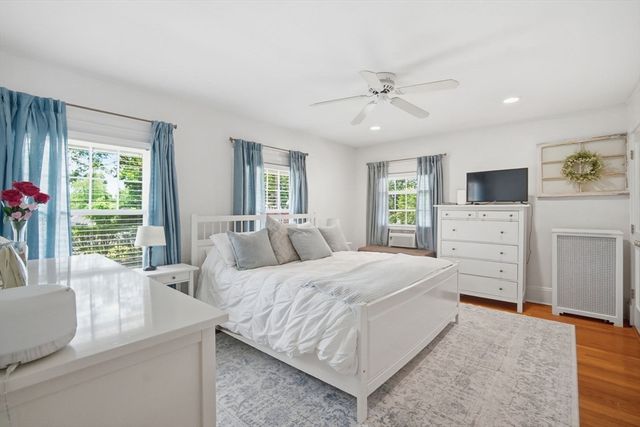 26 Hazelwood Ave, Longmeadow, MA 01106