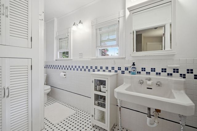 26 Hazelwood Ave, Longmeadow, MA 01106