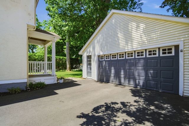 26 Hazelwood Ave, Longmeadow, MA 01106