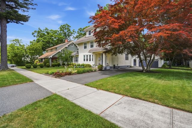26 Hazelwood Ave, Longmeadow, MA 01106