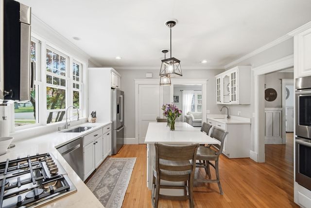 26 Hazelwood Ave, Longmeadow, MA 01106