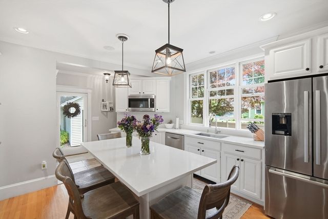 26 Hazelwood Ave, Longmeadow, MA 01106