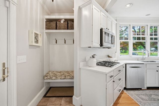 26 Hazelwood Ave, Longmeadow, MA 01106