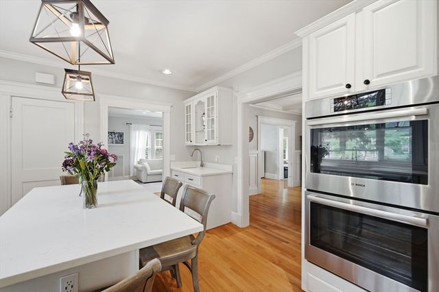 26 Hazelwood Ave, Longmeadow, MA 01106