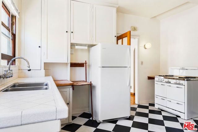 421 N Ogden Drive, Los Angeles, CA 90036