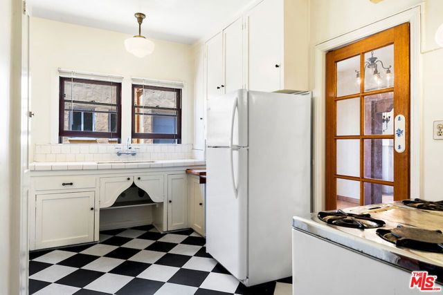 421 N Ogden Drive, Los Angeles, CA 90036