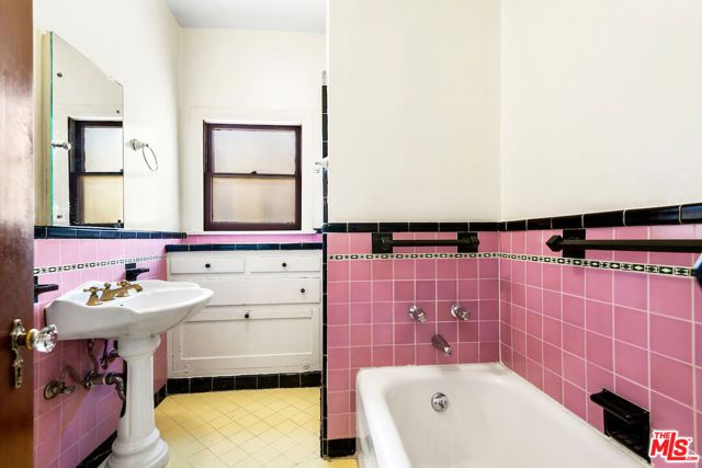 421 N Ogden Drive, Los Angeles, CA 90036