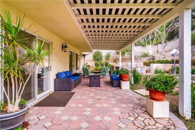 23022 Peacock Court, Calabasas, CA 91302