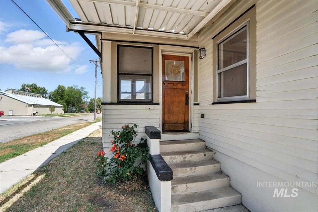 101 E 2nd St, Emmett, ID 83617