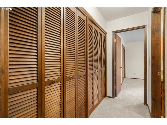 27783 Sw STRAWBERRY HILL Dr, Hillsboro, OR 97123