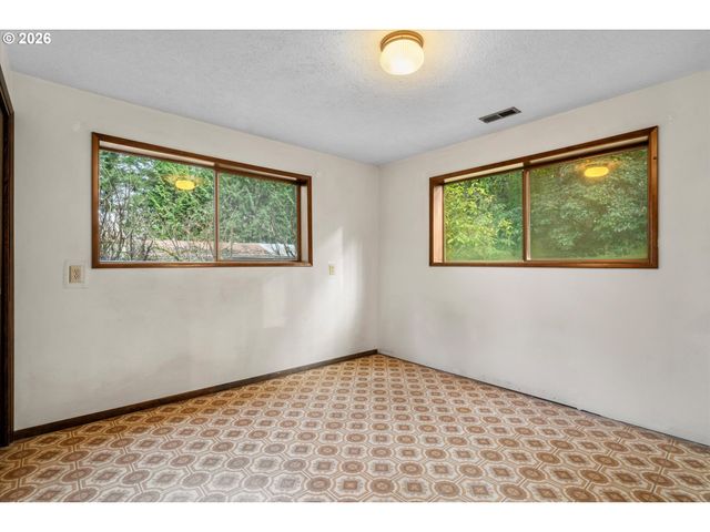 27783 Sw STRAWBERRY HILL Dr, Hillsboro, OR 97123