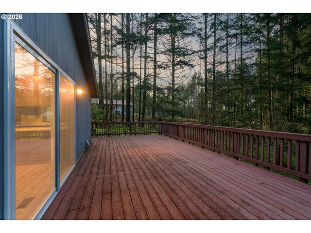 27783 Sw STRAWBERRY HILL Dr, Hillsboro, OR 97123