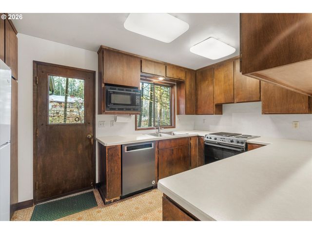 27783 Sw STRAWBERRY HILL Dr, Hillsboro, OR 97123