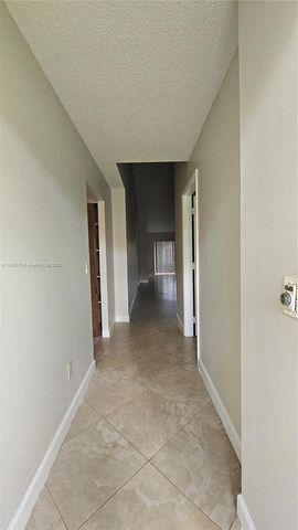 7502 Nova Dr 2, Davie, FL 33317