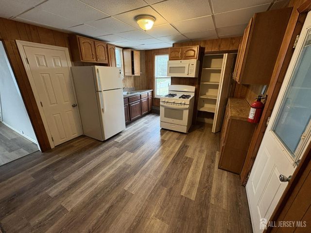 52 Dane Street, Sayreville, NJ 08872