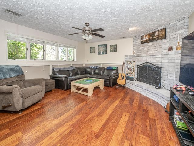 4115 S Van Kal Street, Oshtemo Twp, MI 49071