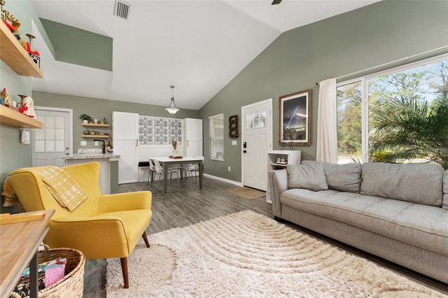 7 BAY COURT PASS, Ocklawaha, FL 32179