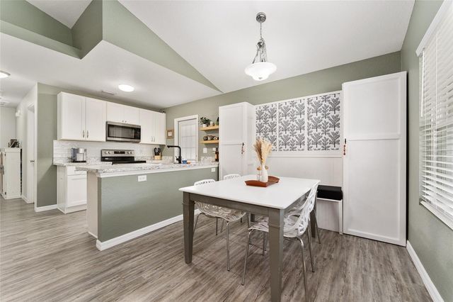 7 BAY COURT PASS, Ocklawaha, FL 32179