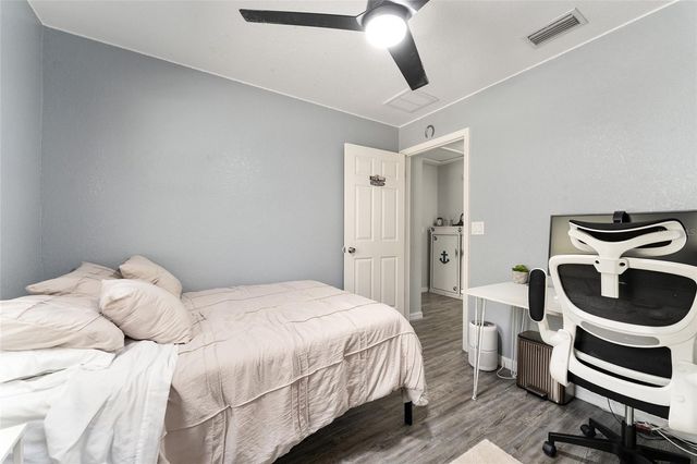 7 BAY COURT PASS, Ocklawaha, FL 32179