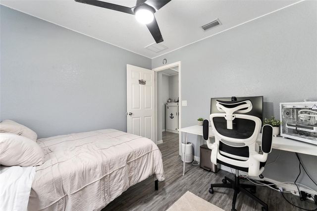 7 BAY COURT PASS, Ocklawaha, FL 32179