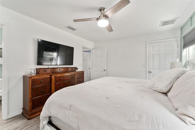 7 BAY COURT PASS, Ocklawaha, FL 32179