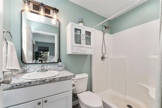 7 BAY COURT PASS, Ocklawaha, FL 32179