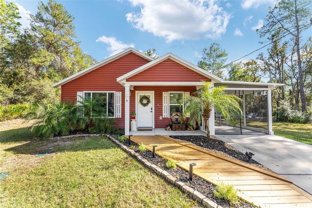 7 BAY COURT PASS, Ocklawaha, FL 32179