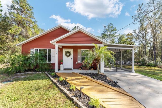 7 BAY COURT PASS, Ocklawaha, FL 32179