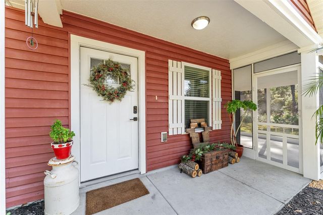 7 BAY COURT PASS, Ocklawaha, FL 32179