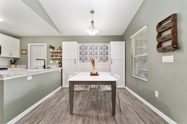 7 BAY COURT PASS, Ocklawaha, FL 32179