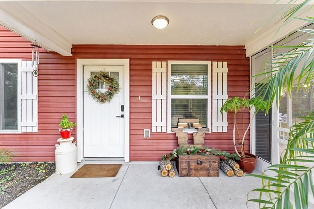 7 BAY COURT PASS, Ocklawaha, FL 32179